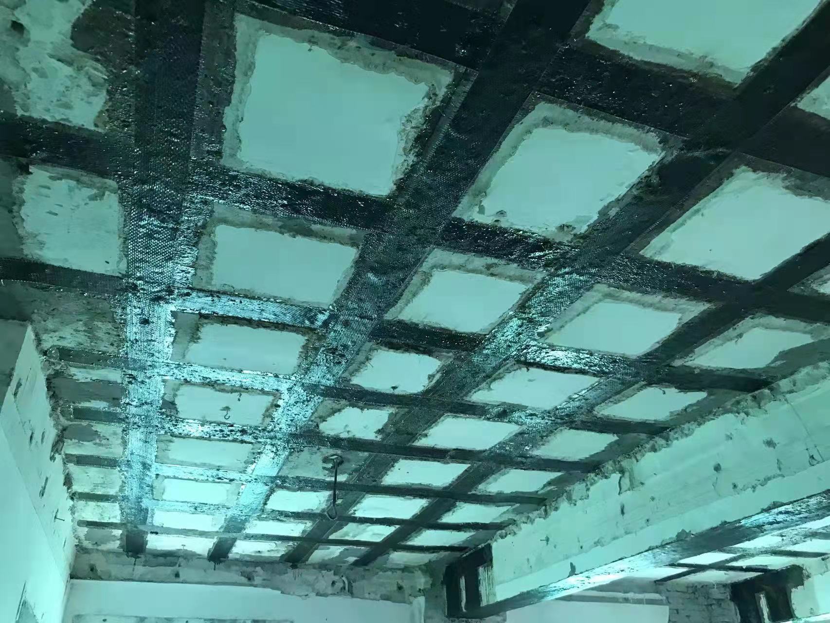 西区粘碳纤维布施工工艺